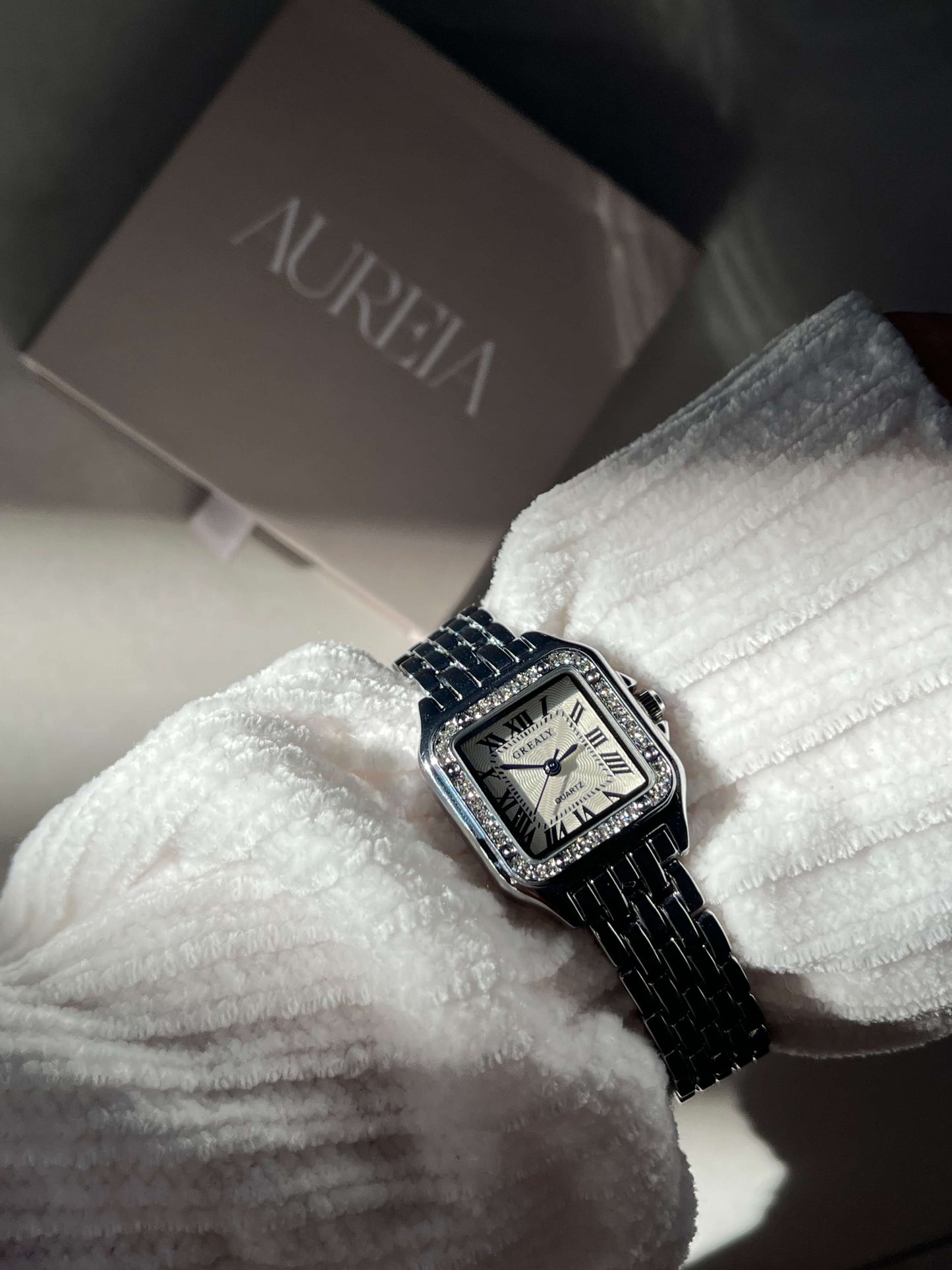 Dameshorloge | Klein | Diamanten | Vierkant horloge | Quartzhorloge-Hallo Susanne
