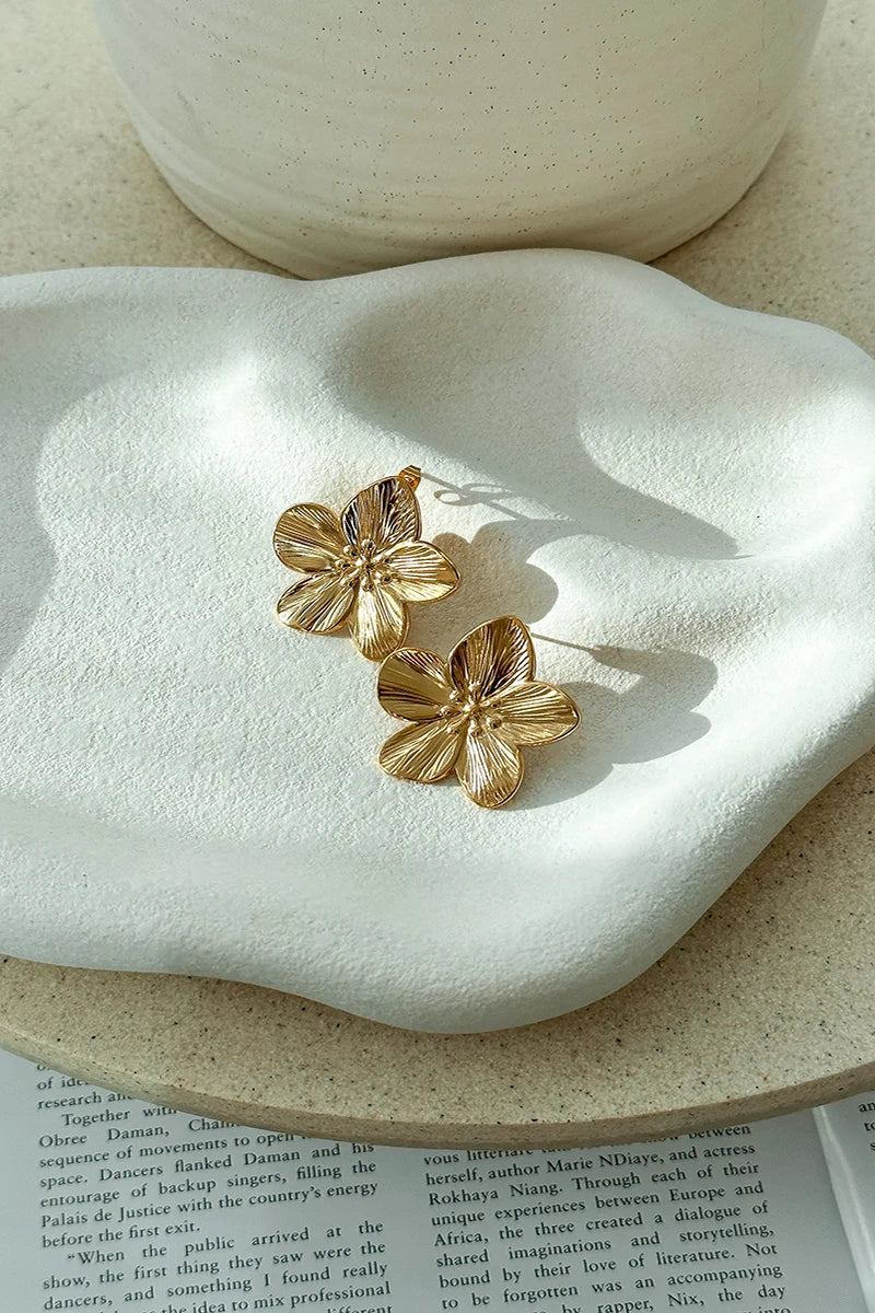 Gouden bloemenoorbellen - Goudkleurig - Oorknopjes - Bloemenoorbellen - Oorbellen voor dames-Hallo Susanne
