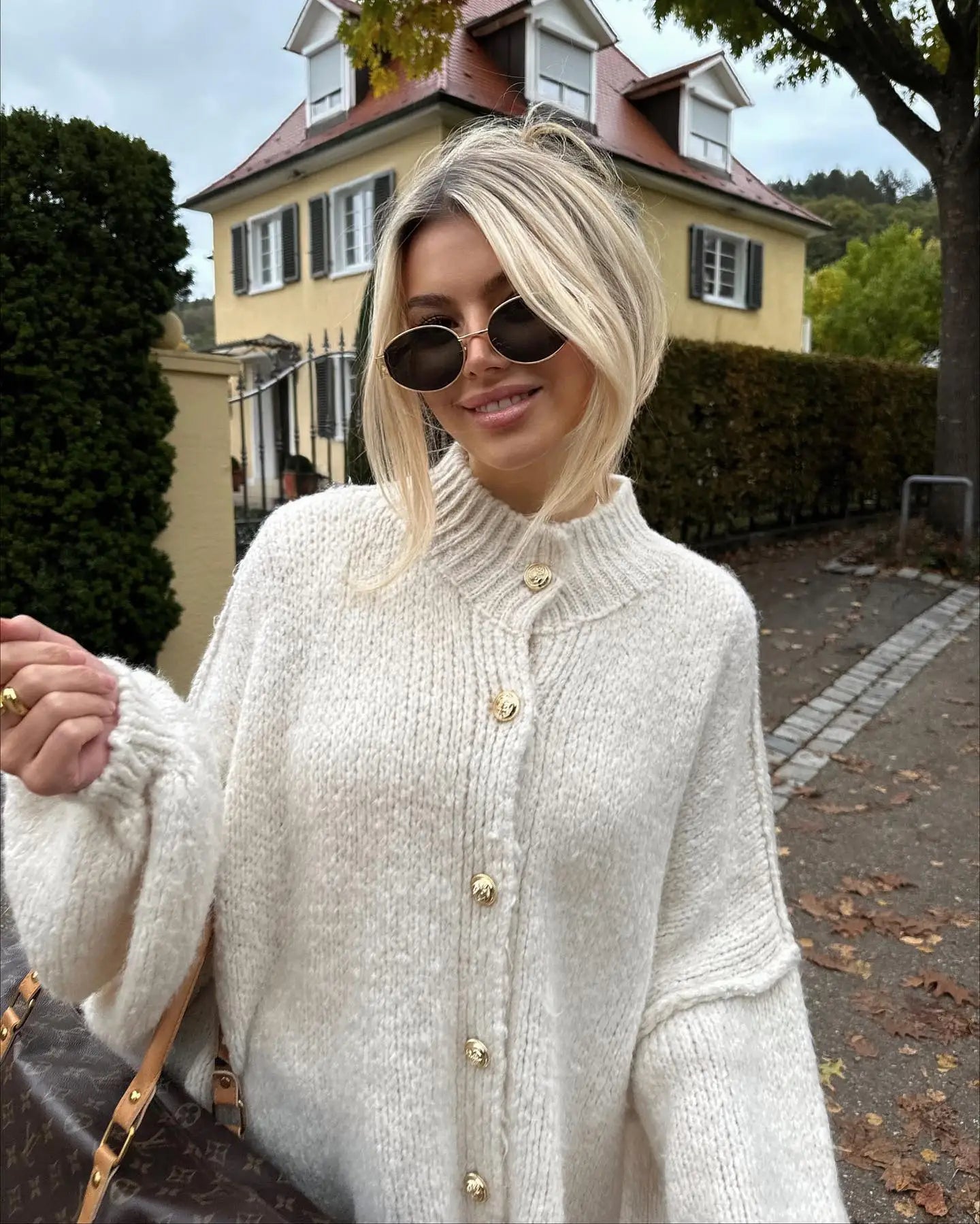 Grof vest - Gebreid damesvest met oversized hoge hals-Hallo Susanne