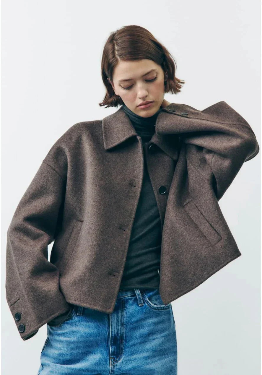 Oversized Jas | Enkele rij knopen | Bruin | Kort wollen jasje | Damesjas-Hallo Susanne