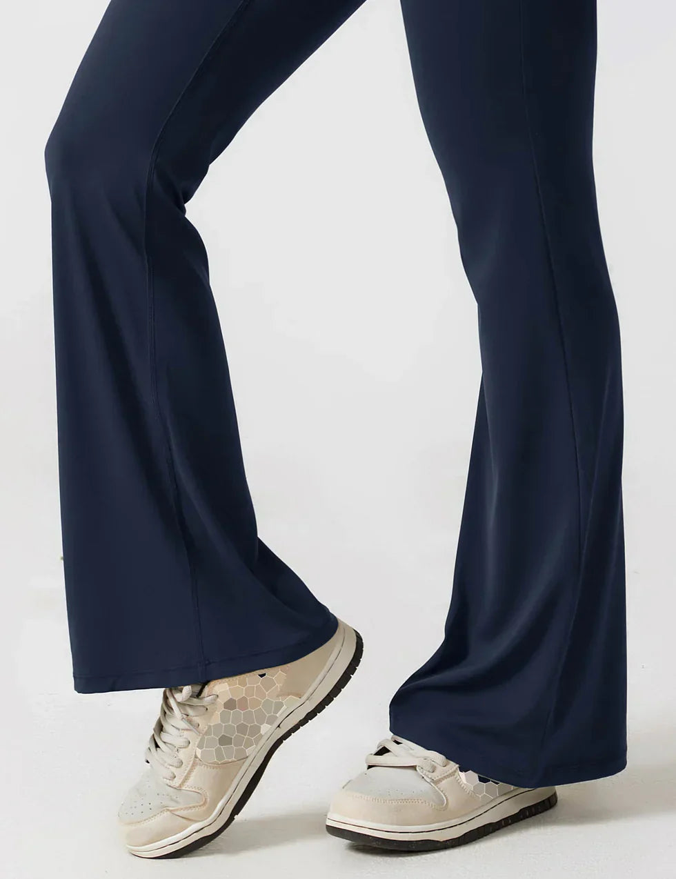 Trainings jumpsuit - Mouwloos uitlopende jumpsuit met Scrunch bips voor dames-Hallo Susanne