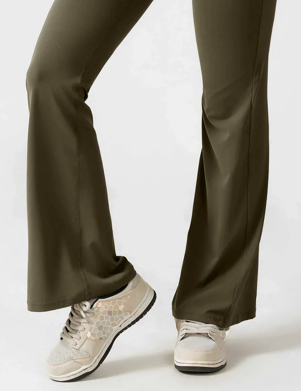 Trainings jumpsuit - Mouwloos uitlopende jumpsuit met Scrunch bips voor dames-Hallo Susanne