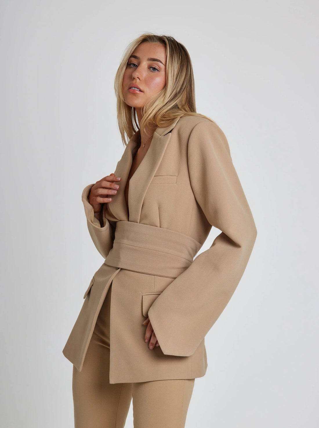 Blazer met ceintuur | Elegant | Klokmouwen | Slanke blazer | Blazer voor dames-Hallo Susanne