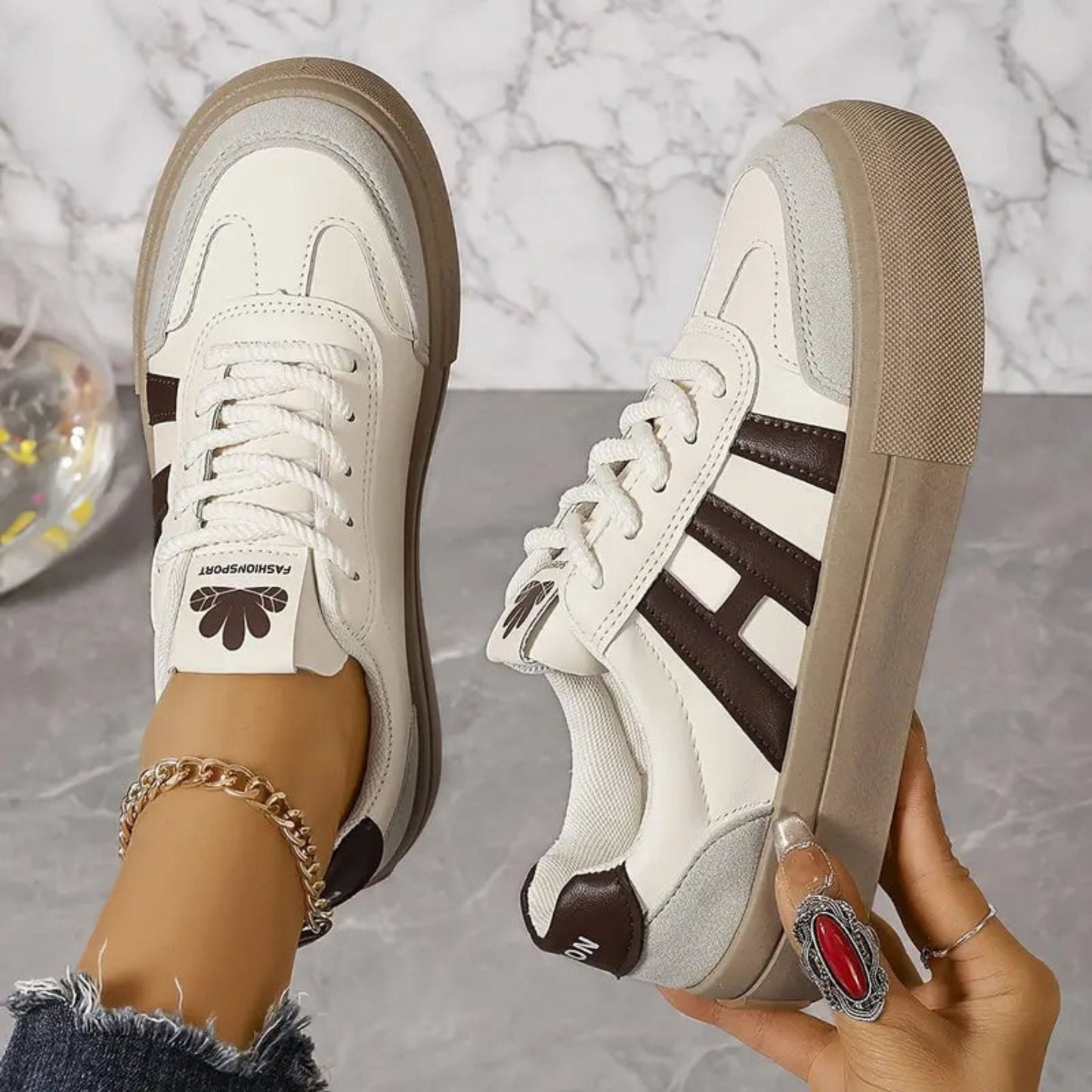 Dames Sneakers | 3 strepen | Vetersluiting | Witte sneakers | Damesschoenen-Hallo Susanne