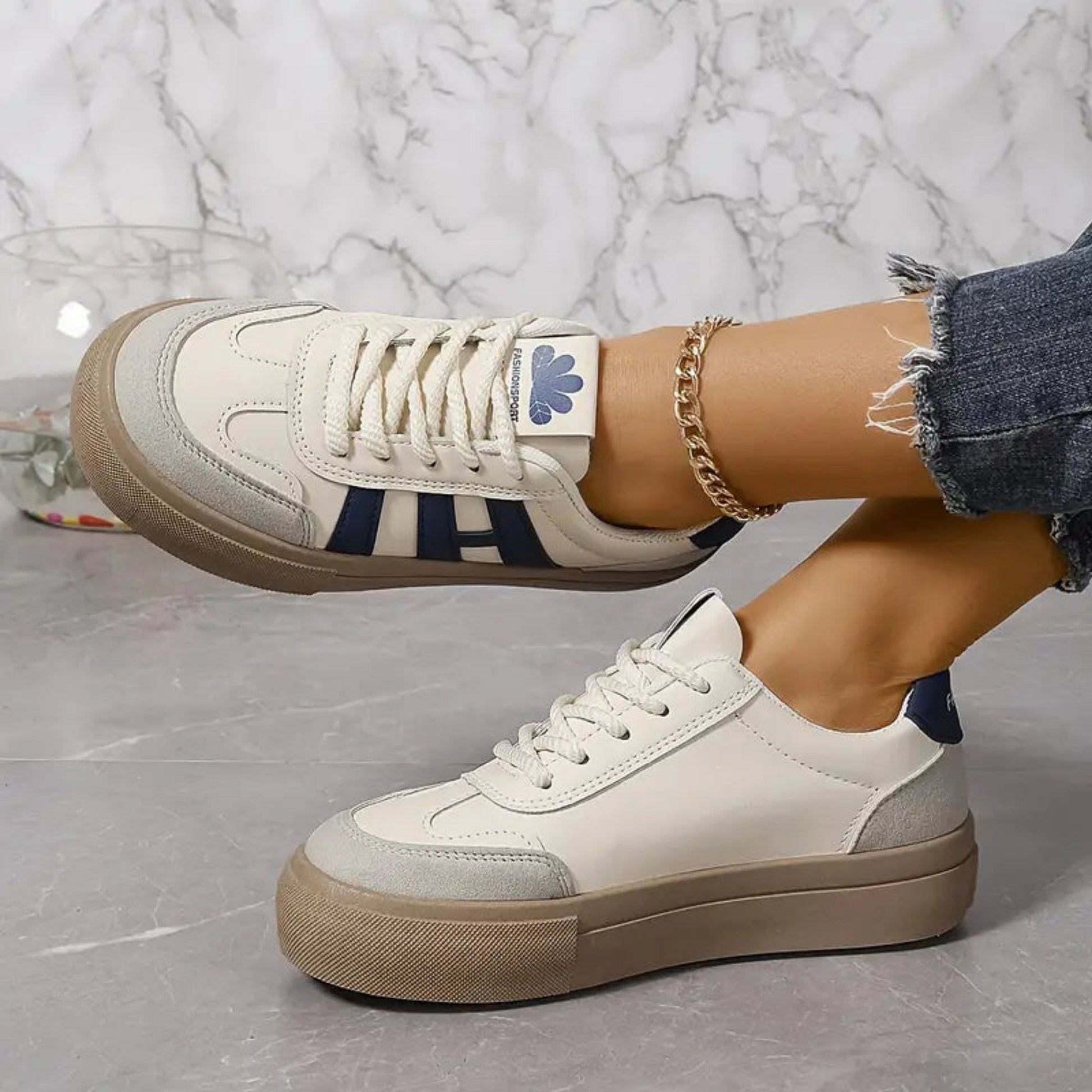 Dames Sneakers | 3 strepen | Vetersluiting | Witte sneakers | Damesschoenen-Hallo Susanne