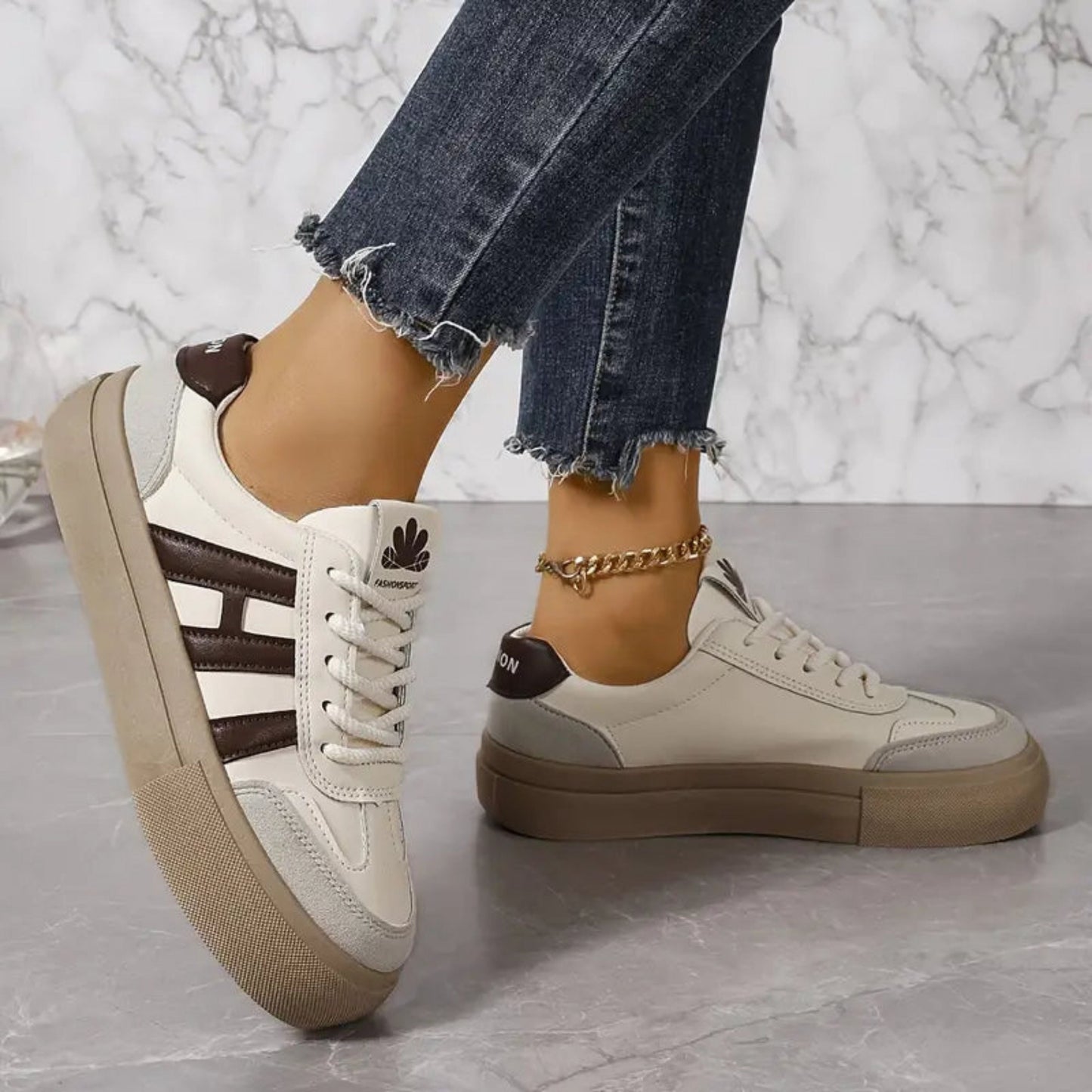 Dames Sneakers | 3 strepen | Vetersluiting | Witte sneakers | Damesschoenen-Hallo Susanne