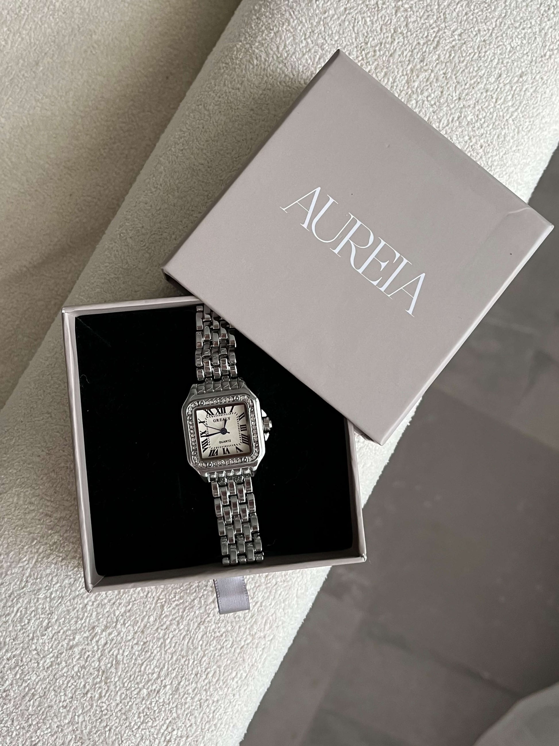 Dameshorloge | Klein | Diamanten | Vierkant horloge | Quartzhorloge-Hallo Susanne