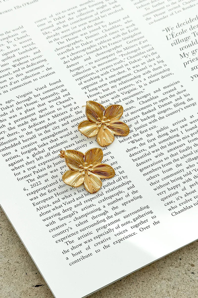 Gouden bloemenoorbellen - Goudkleurig - Oorknopjes - Bloemenoorbellen - Oorbellen voor dames-Hallo Susanne