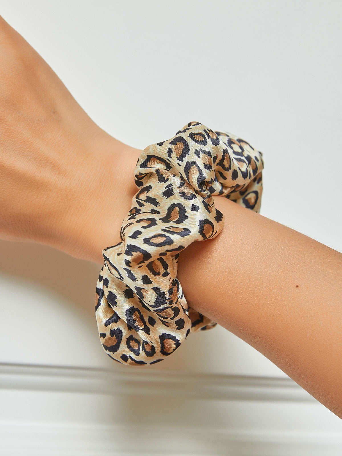 Haar Scrunchie | Groot | Satijn | Zijden Scrunchie | Zijden Haarbanden-Hallo Susanne