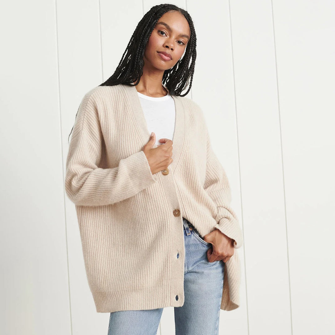 Kasjmier Vest - Oversized gebreid vest met V-hals voor dames-Hallo Susanne