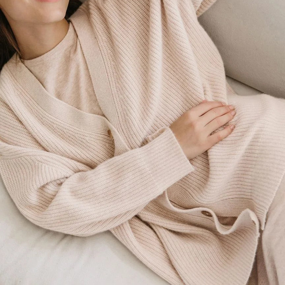 Kasjmier Vest - Oversized gebreid vest met V-hals voor dames-Hallo Susanne