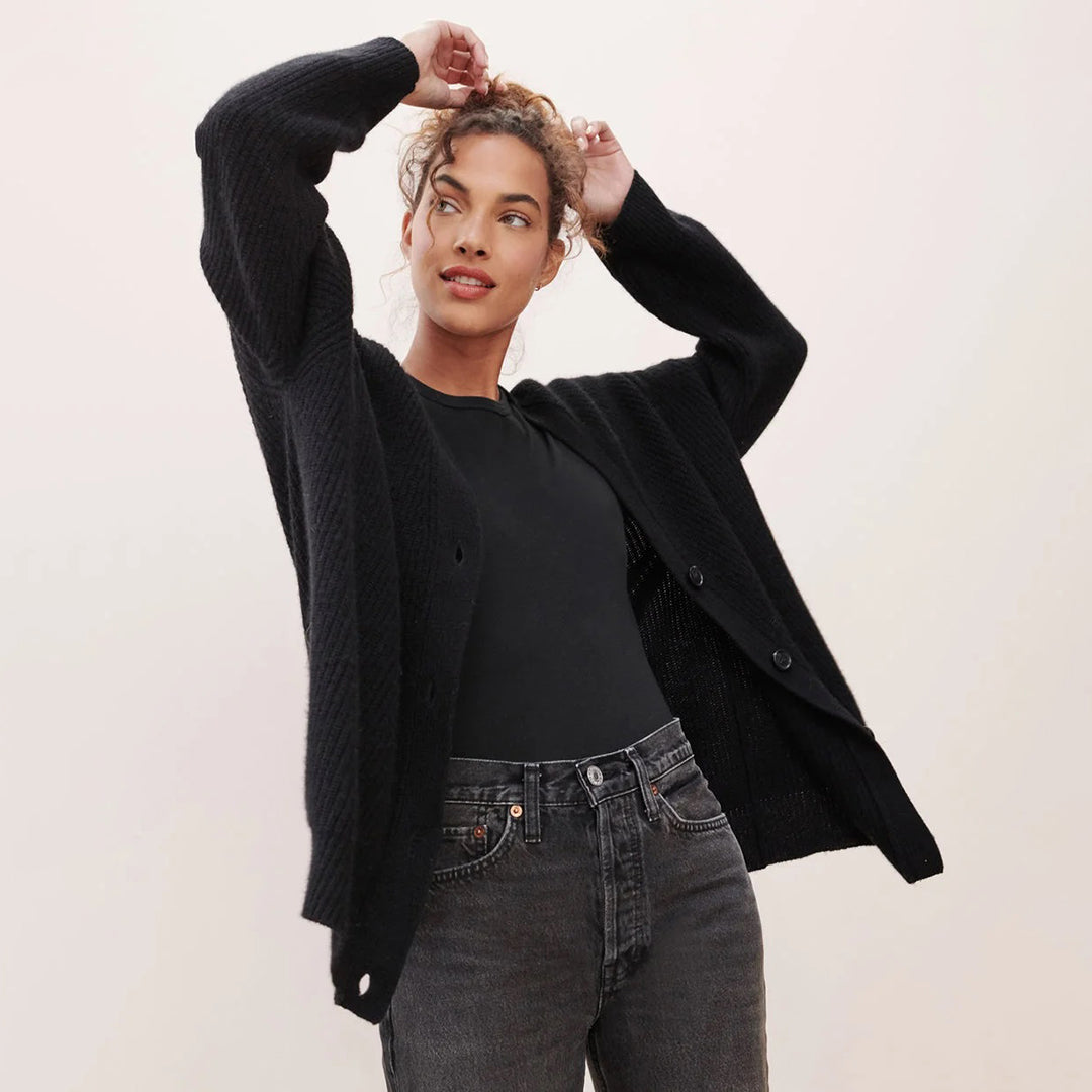 Kasjmier Vest - Oversized gebreid vest met V-hals voor dames-Hallo Susanne
