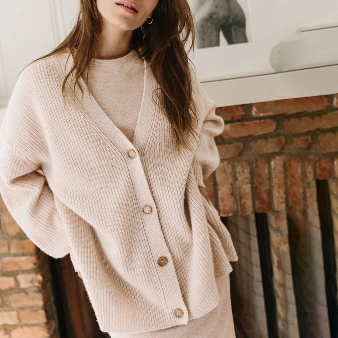 Kasjmier Vest - Oversized gebreid vest met V-hals voor dames-Hallo Susanne