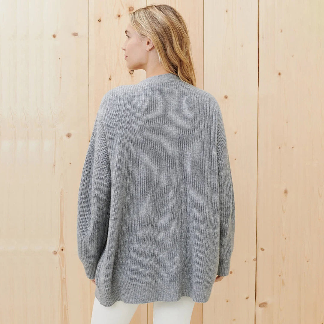 Kasjmier Vest - Oversized gebreid vest met V-hals voor dames-Hallo Susanne