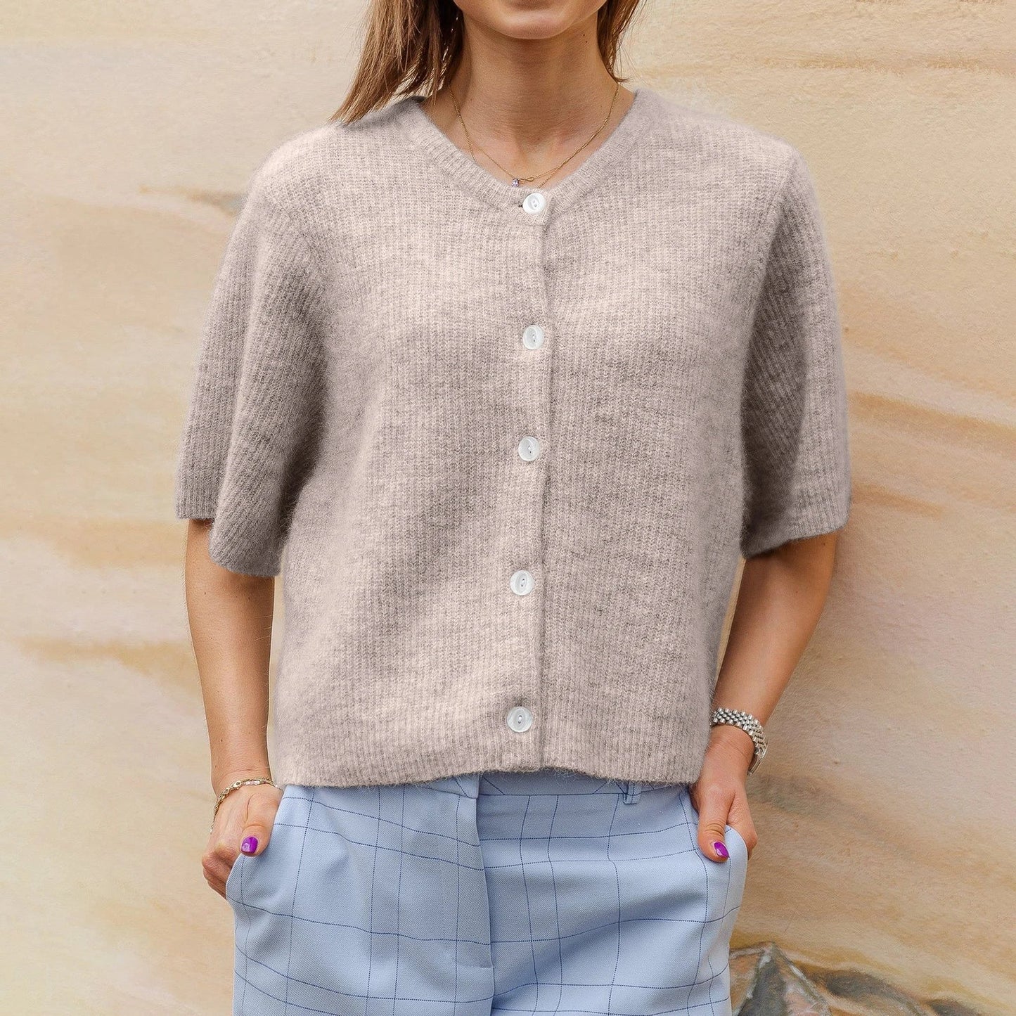 Kort mouwen vest - Knoopsluiting - Losse pasvorm - Gebreid vest - Damesbreigoed-Hallo Susanne