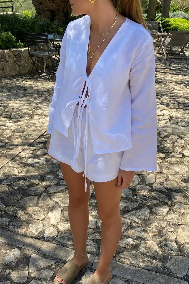 Overhemd met lange mouwen en strik | Wit | Losse pasvorm | Blouse met strik aan de voorkant | Damesoverhemd-Hallo Susanne