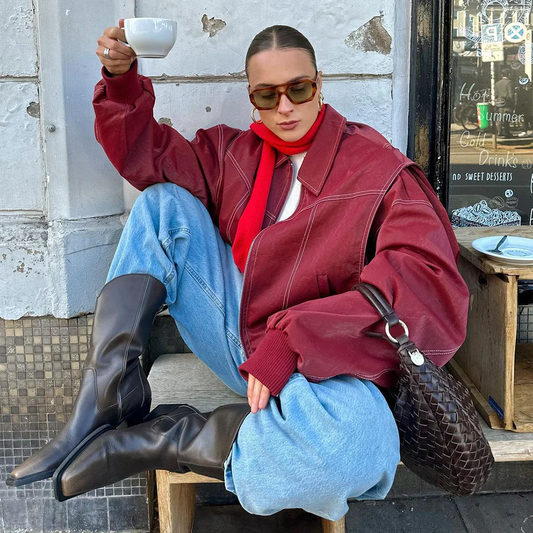 Oversized Bomberjack - Rood bomberjack van imitatieleer voor dames-Hallo Susanne