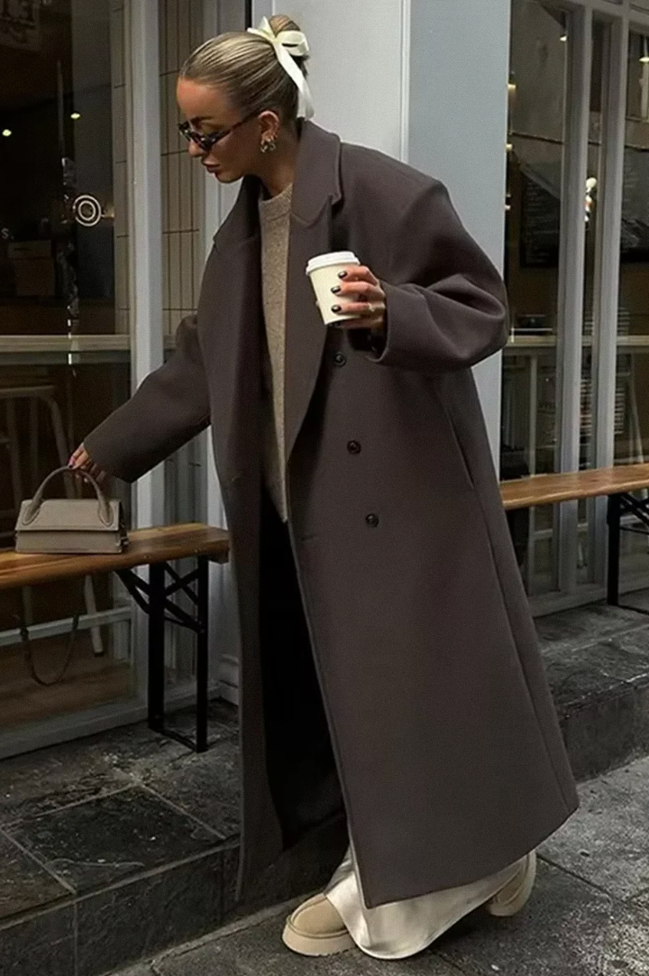 Oversized Wollen Jas - Damesjas met dubbele knoopsluiting en lange wollen kraag-Hallo Susanne