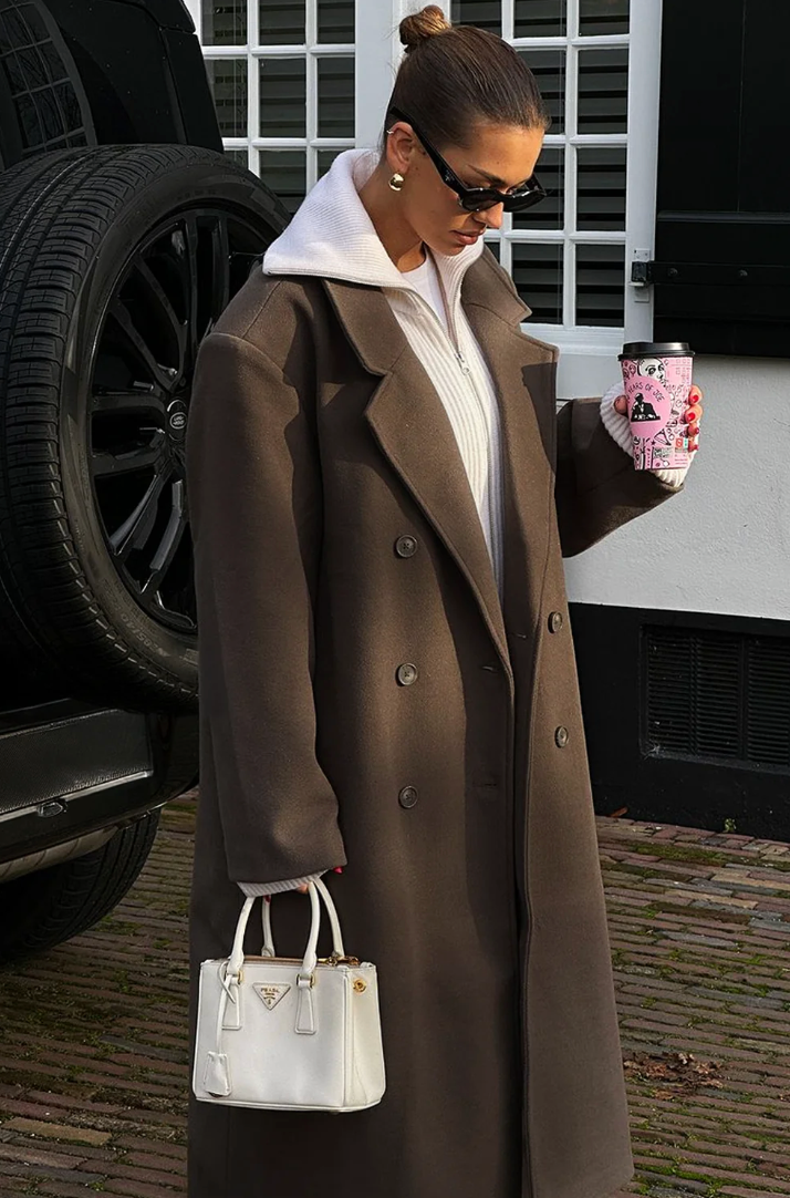 Oversized Wollen Jas - Damesjas met dubbele knoopsluiting en lange wollen kraag-Hallo Susanne