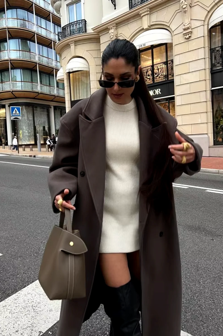 Oversized Wollen Jas - Damesjas met dubbele knoopsluiting en lange wollen kraag-Hallo Susanne