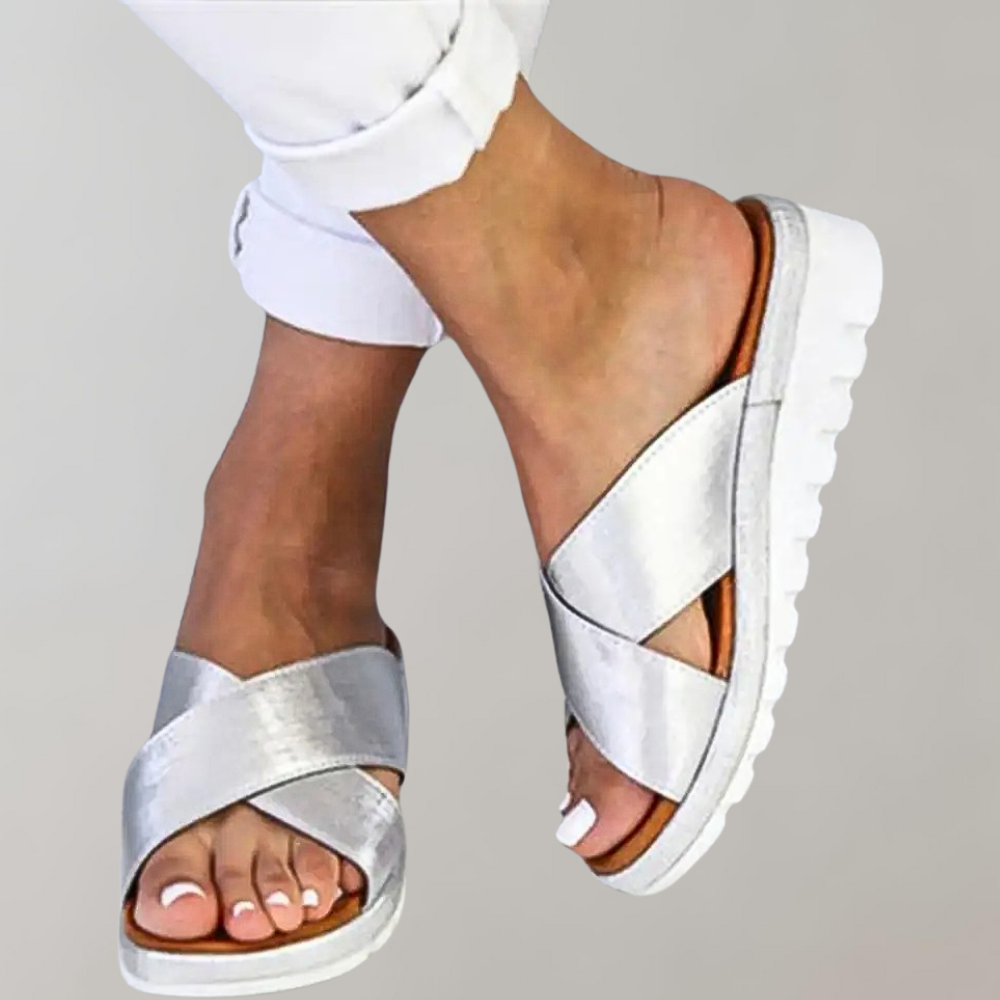 Slip-On Sandalen - Vrouwen Rubberen Zool Lage Sleehakken voor de Zomer-Hallo Susanne