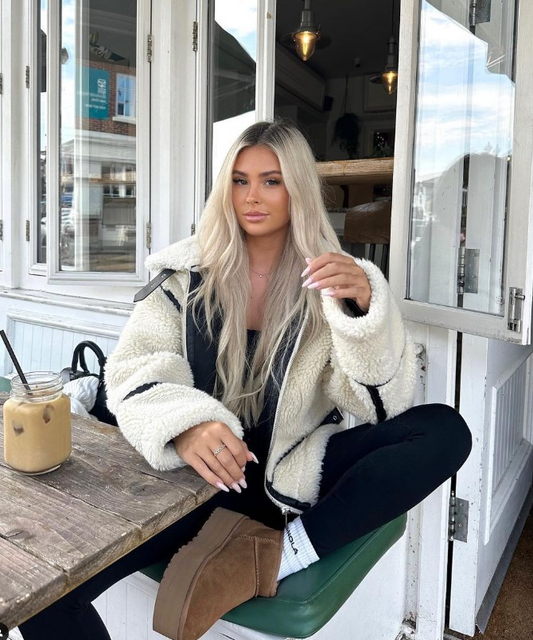 Teddy Jacket - Witte oversized jas van imitatiebont voor dames-Hallo Susanne