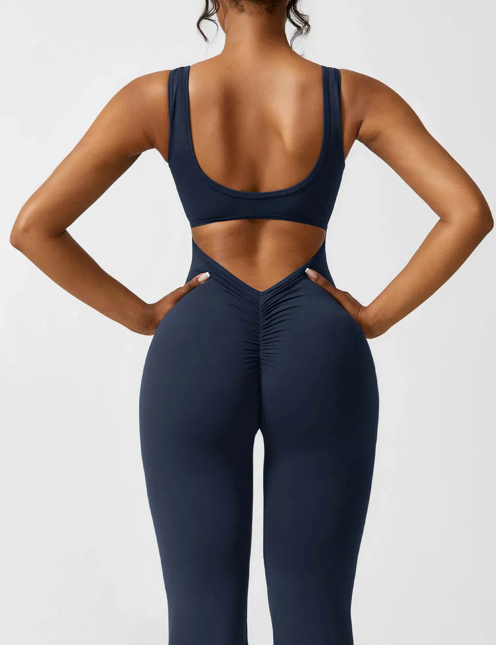 Trainings jumpsuit - Mouwloos uitlopende jumpsuit met Scrunch bips voor dames-Hallo Susanne