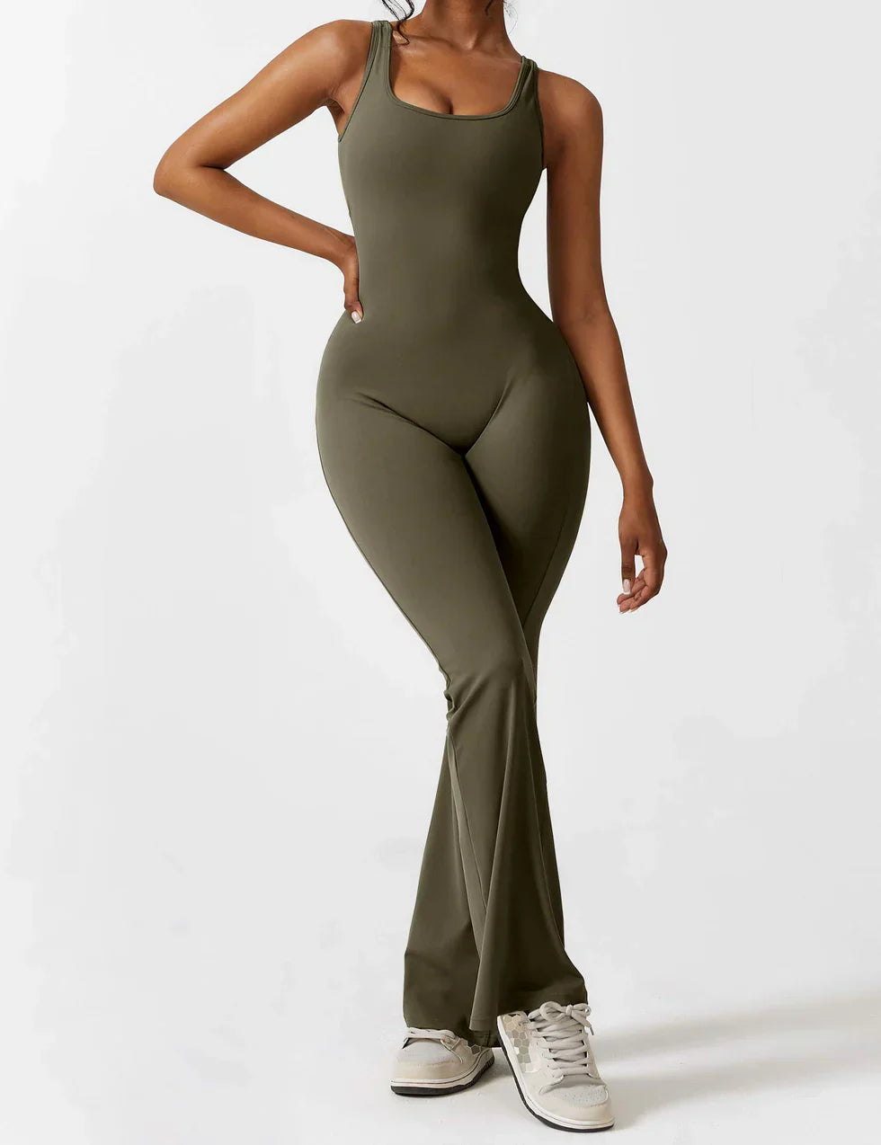 Trainings jumpsuit - Mouwloos uitlopende jumpsuit met Scrunch bips voor dames-Hallo Susanne