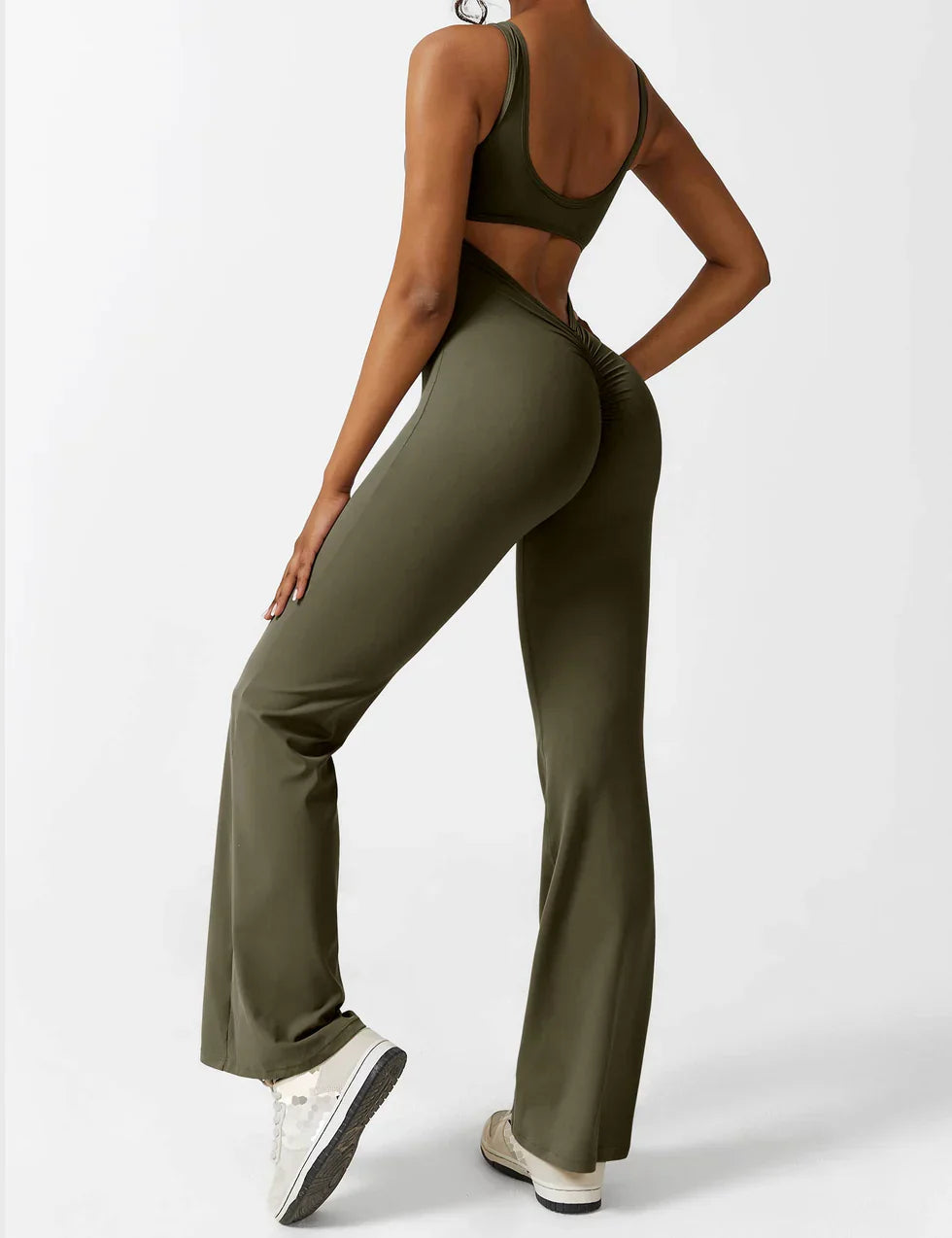 Trainings jumpsuit - Mouwloos uitlopende jumpsuit met Scrunch bips voor dames-Hallo Susanne