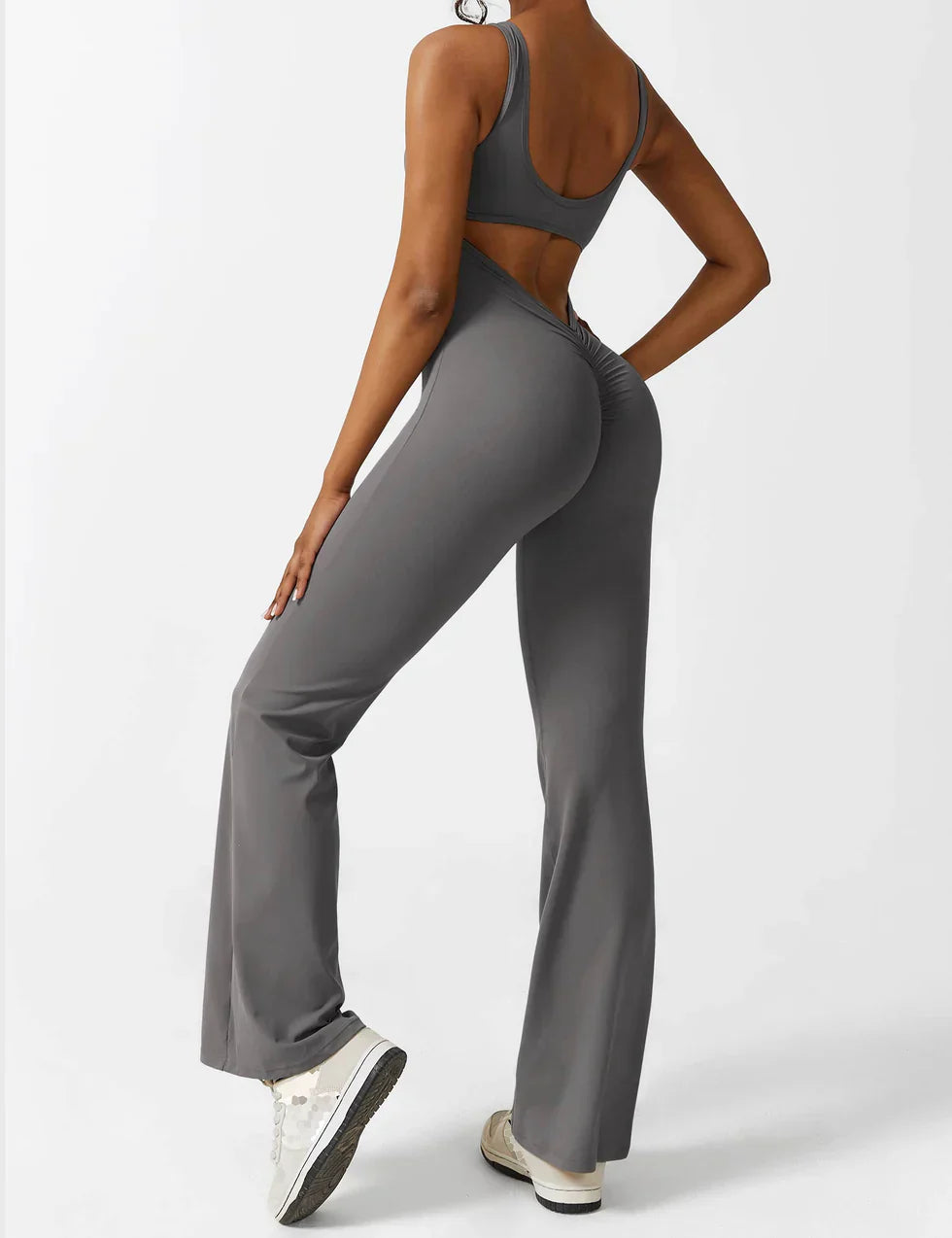 Trainings jumpsuit - Mouwloos uitlopende jumpsuit met Scrunch bips voor dames-Hallo Susanne
