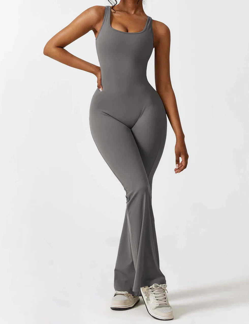 Trainings jumpsuit - Mouwloos uitlopende jumpsuit met Scrunch bips voor dames-Hallo Susanne