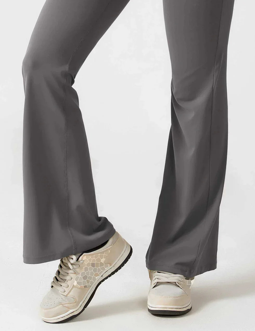 Trainings jumpsuit - Mouwloos uitlopende jumpsuit met Scrunch bips voor dames-Hallo Susanne