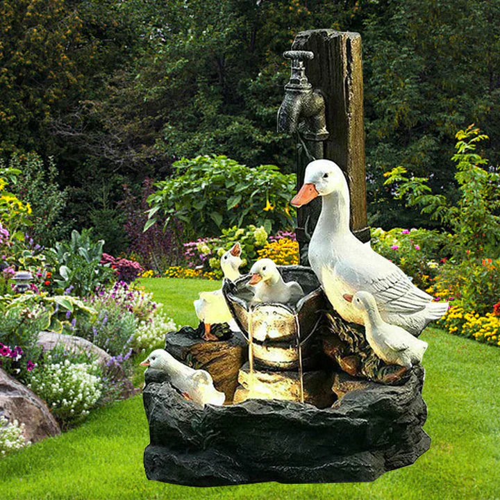 Waterpartij in de tuin - Eend - Buiten - Waterfontein - Waterpartij op zonne-energie-Hallo Susanne
