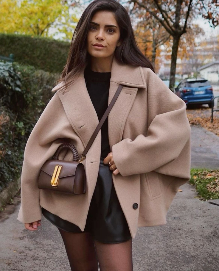 Wollen Trenchcoat | Kort | Single Breasted | Oversized Jack| Vrouwenjas-Hallo Susanne